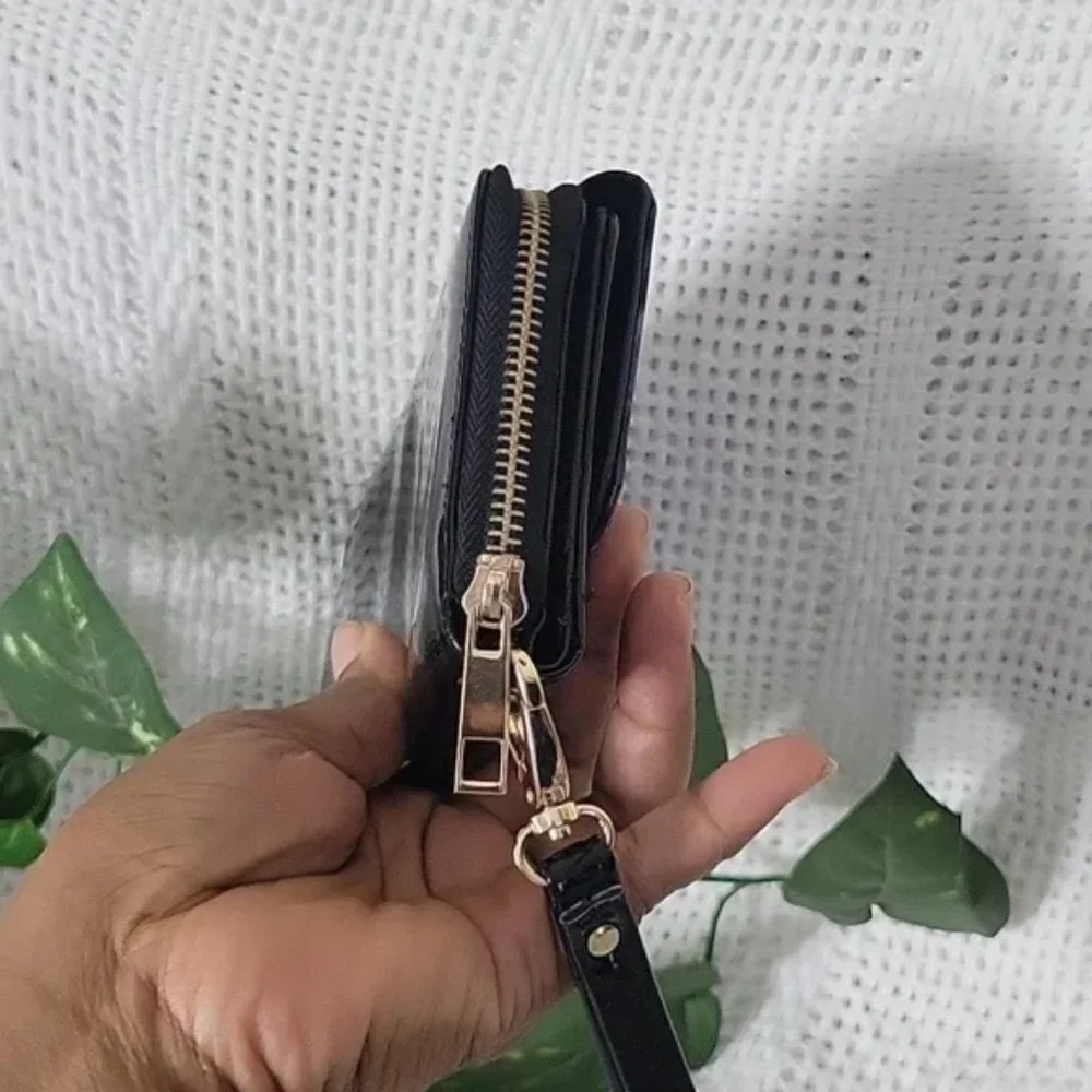 BOGO Blue & Black Cheetah Patent Faux Leather Wristlet Wallet Clutch Purse